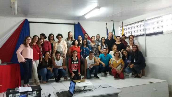 O Conselho Estadual de Educação da Bahia (CEE/BA) foi representando pela sua presidente, a Profa. Dra. Anatércia Ramos Lopes Contreiras, nos Seminários Territoriais Ensino Médio em Debate, edição realizada na cidade de Eunápolis, hoje (16/11/2017). O evento abrangeu toda a região do Núcleo Territorial de Educação (NTE) 17.