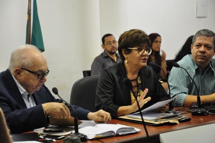 O Conselho Estadual de Educação da Bahia (CEE/BA) teve sessão especial na segunda-feira (06/06/2016), em comemoração aos seus 174 anos de existência, completados no dia 25 de maio.