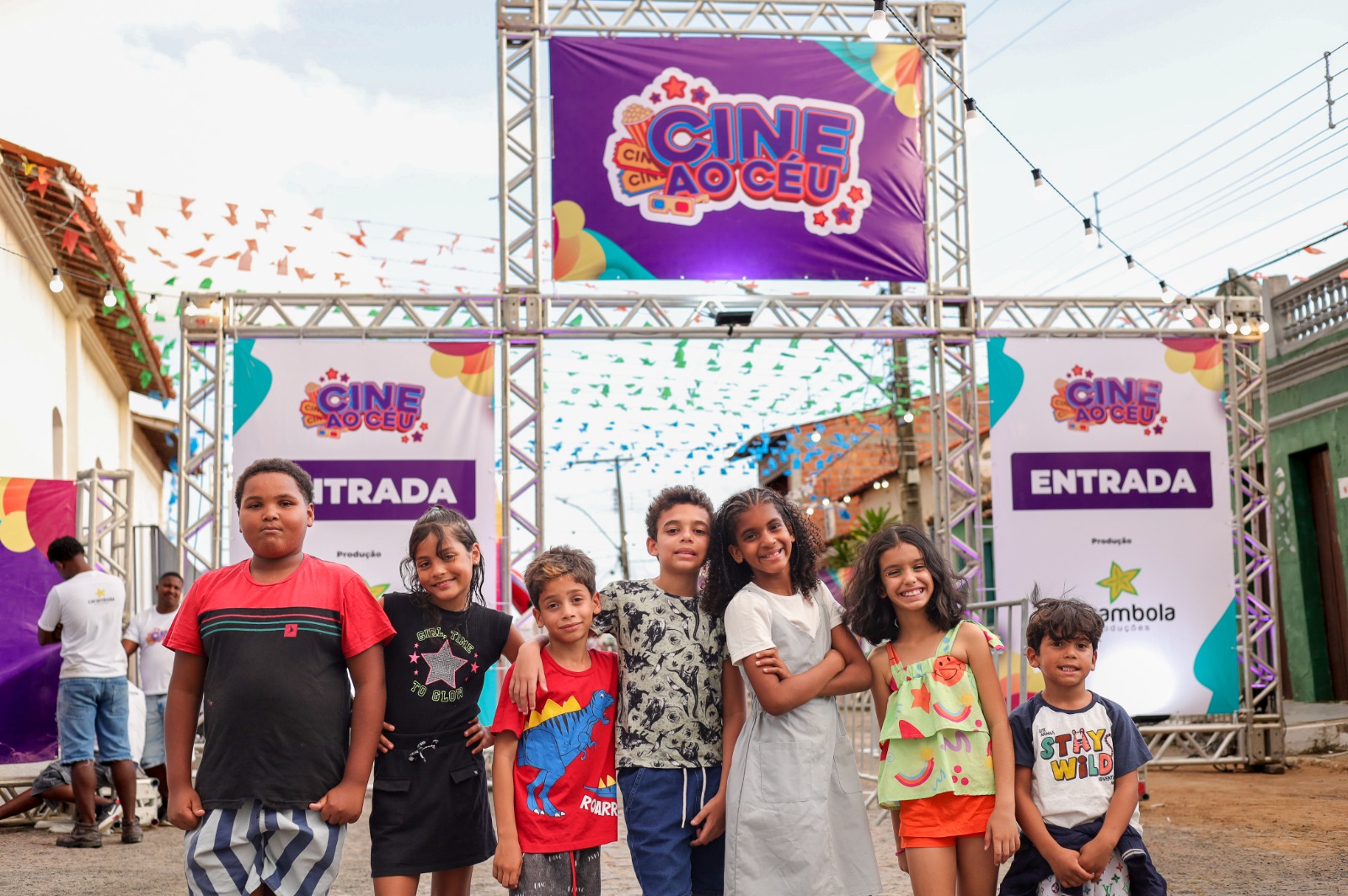 crianças no cine ao céu