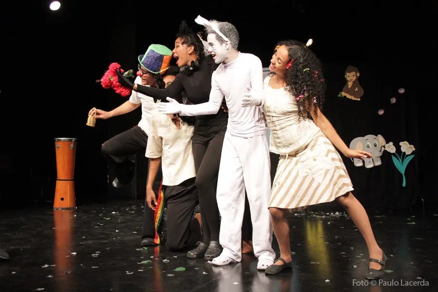 A Menina Bonita do Laço de Fita - Espetáculo