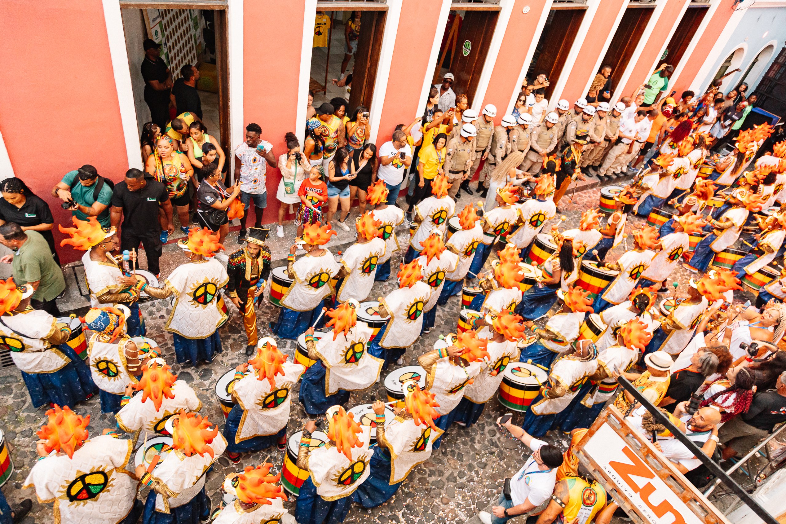 Olodum desfila nesta sexta-feira