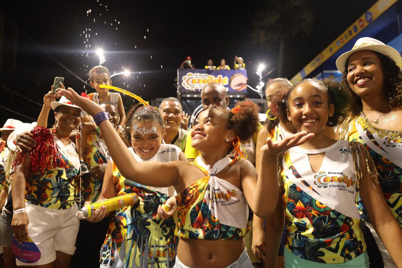 Canelight 'pinta' a avenida de branco