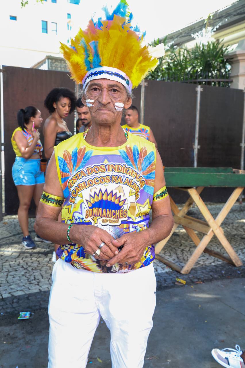 Ancestralidade indígena desfila no Campo Grande com o Commanches do Pelô