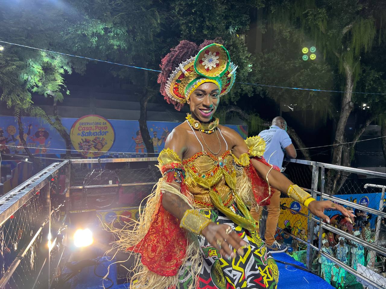  Muzenza revoluciona com primeira rainha trans do Carnaval 