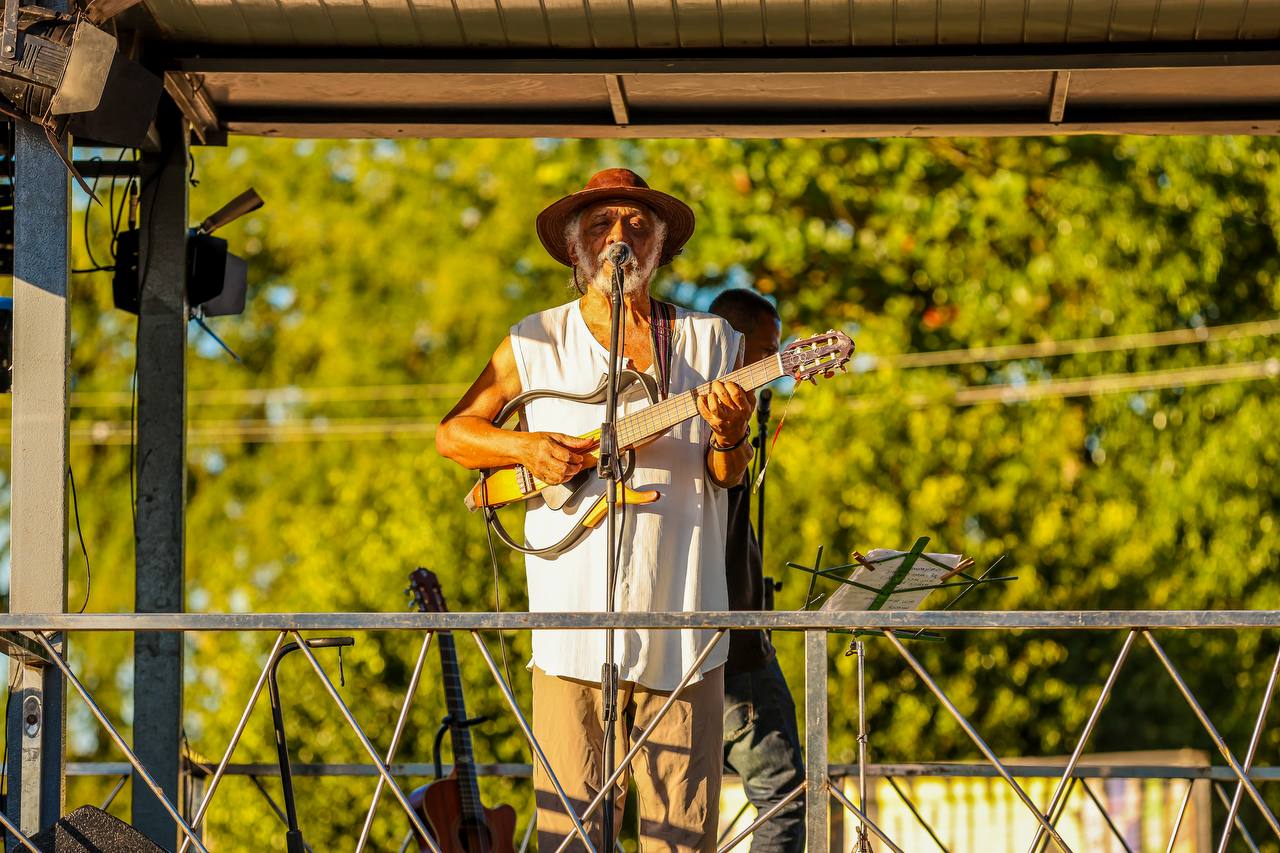 Cescé Amorim abre primeiro dia do pré-micareta de Feira de Santana, no distrito de São José