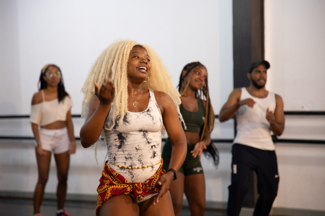 Funceb promove aulas abertas nas praças do Pelourinho durante o Mês da Dança