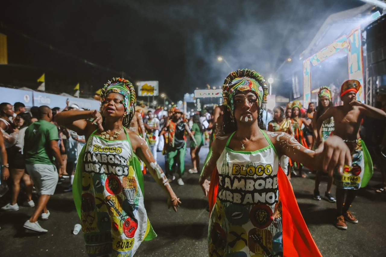 Tambores Urbanos ecoam raízes africanas do sertão no circuito da Micareta de Feira