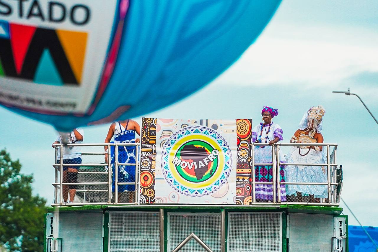 Cortejo Moviafro leva a força da cultura afro-brasileira à Micareta de Feira