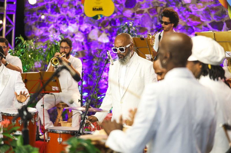 (13) MAM ganha Praça Maestro Letieres Leite em noite de música, memória e celebração_Crédito Caio Diniz