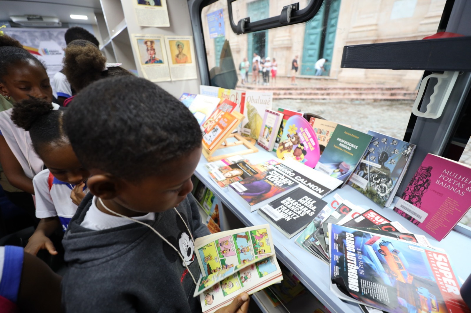 Flipelô 2025: Governo da Bahia apoia maior festa literária de Salvador