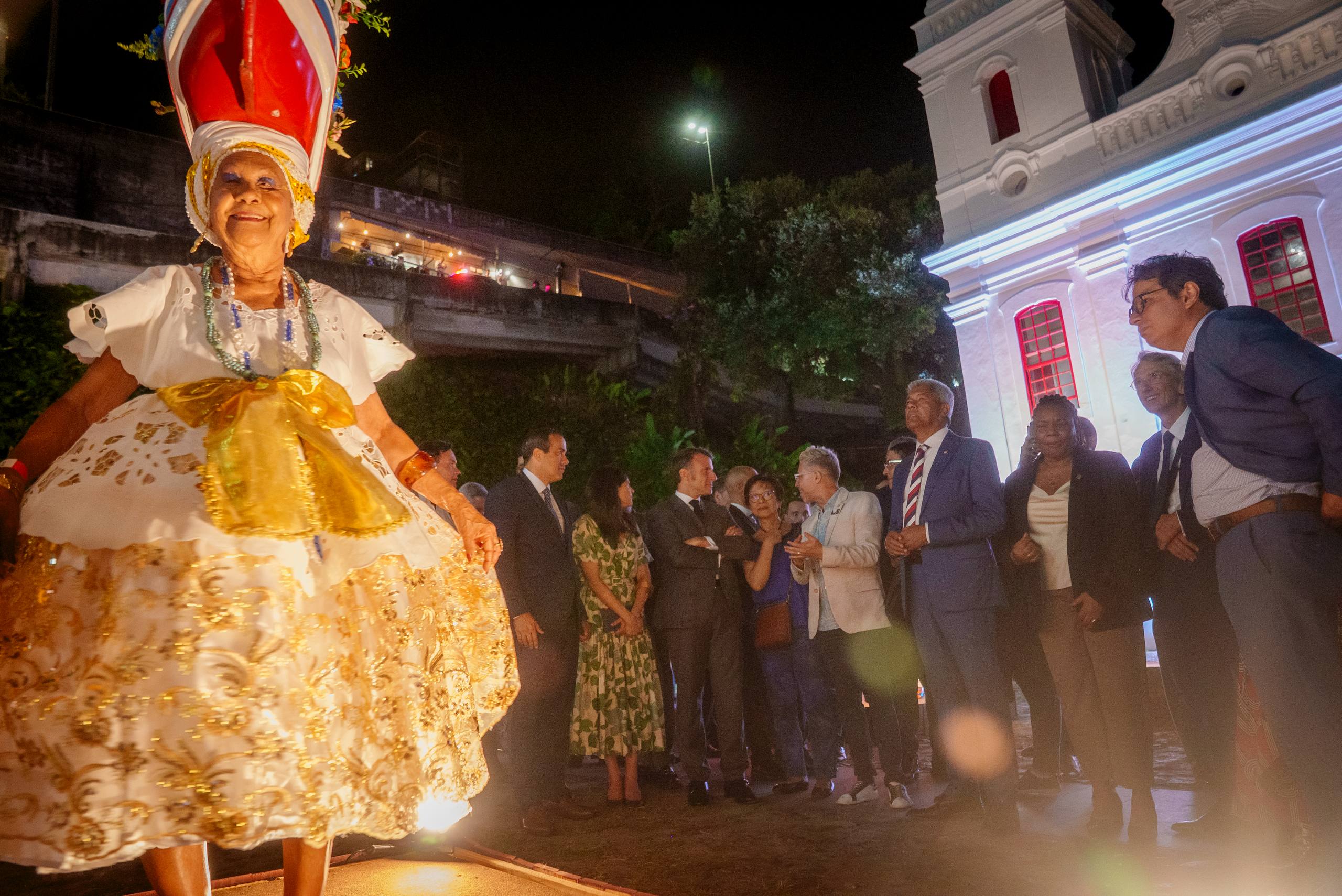 Presidente da França Emmanuel Macron visita Museu Vivo no MAM-BA