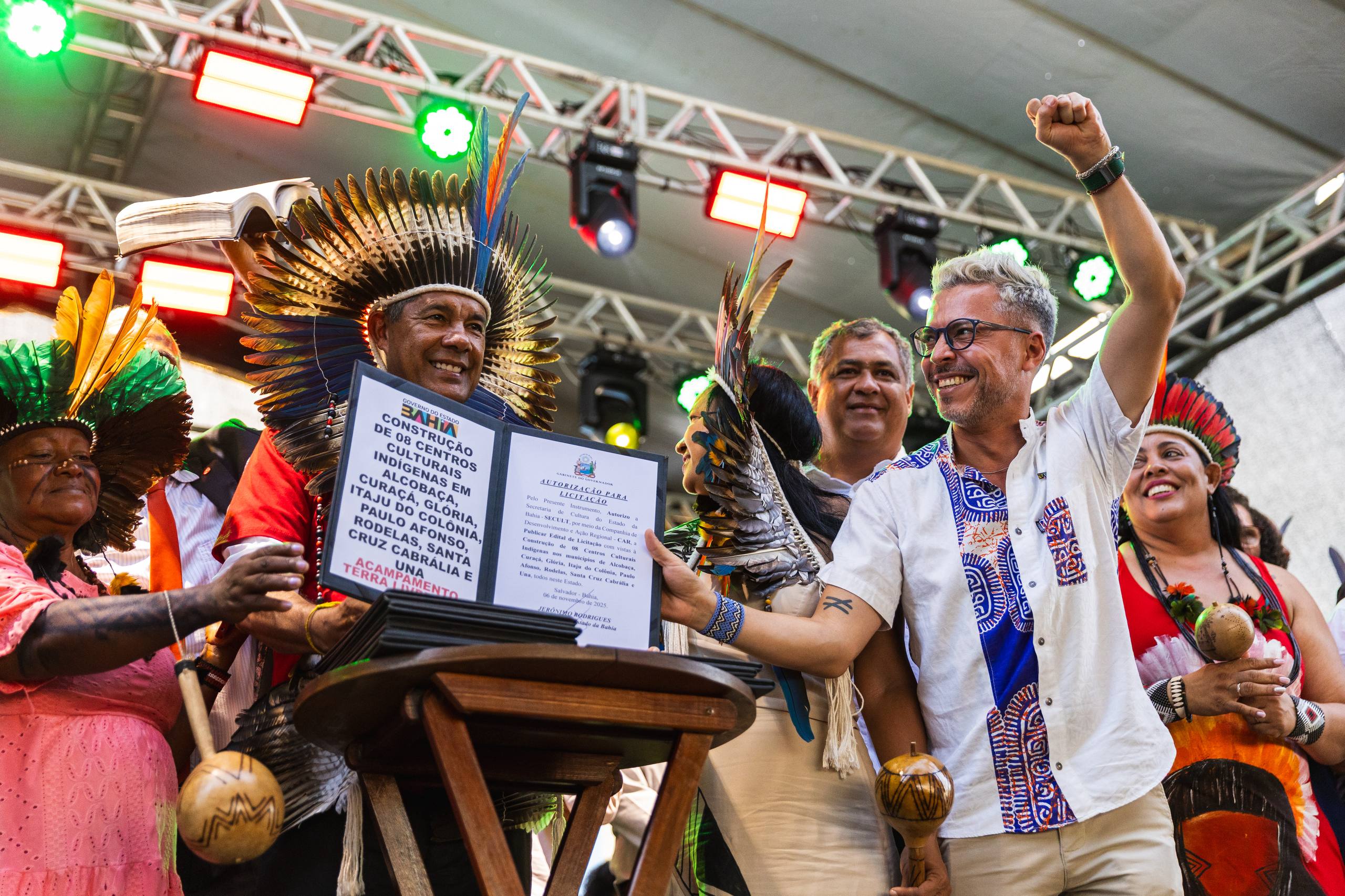 SecultBA firma parceria para construção de oito centros de artesanato indígena na Bahia