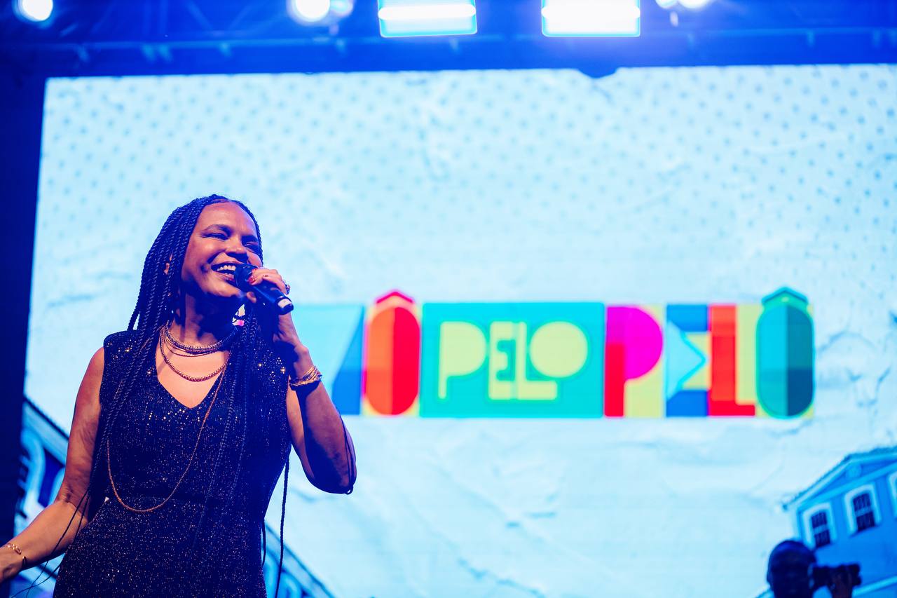 Teresa Cristina é destaque no Dia do Samba