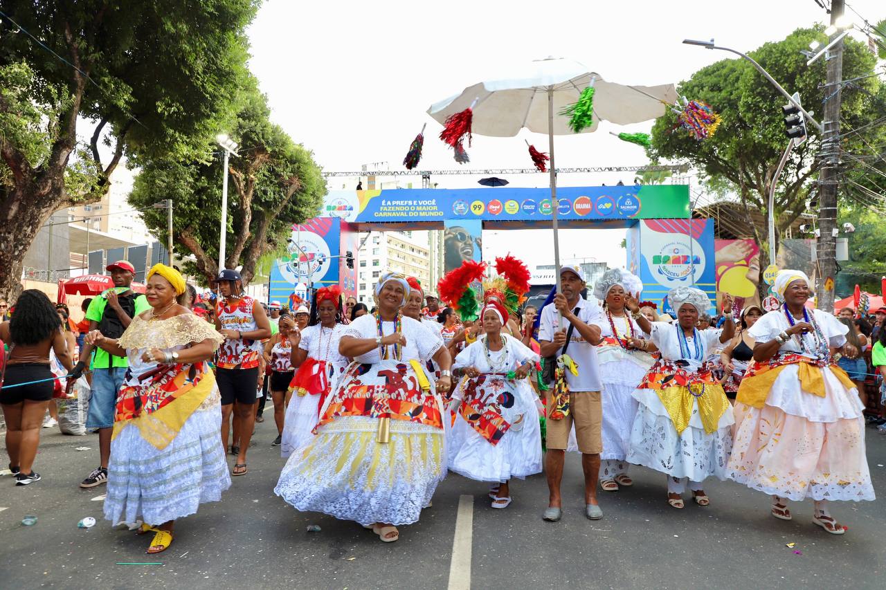 Bloco Canelight reuniu gerações no Campo Grande em uma celebração às raízes afro-baianas