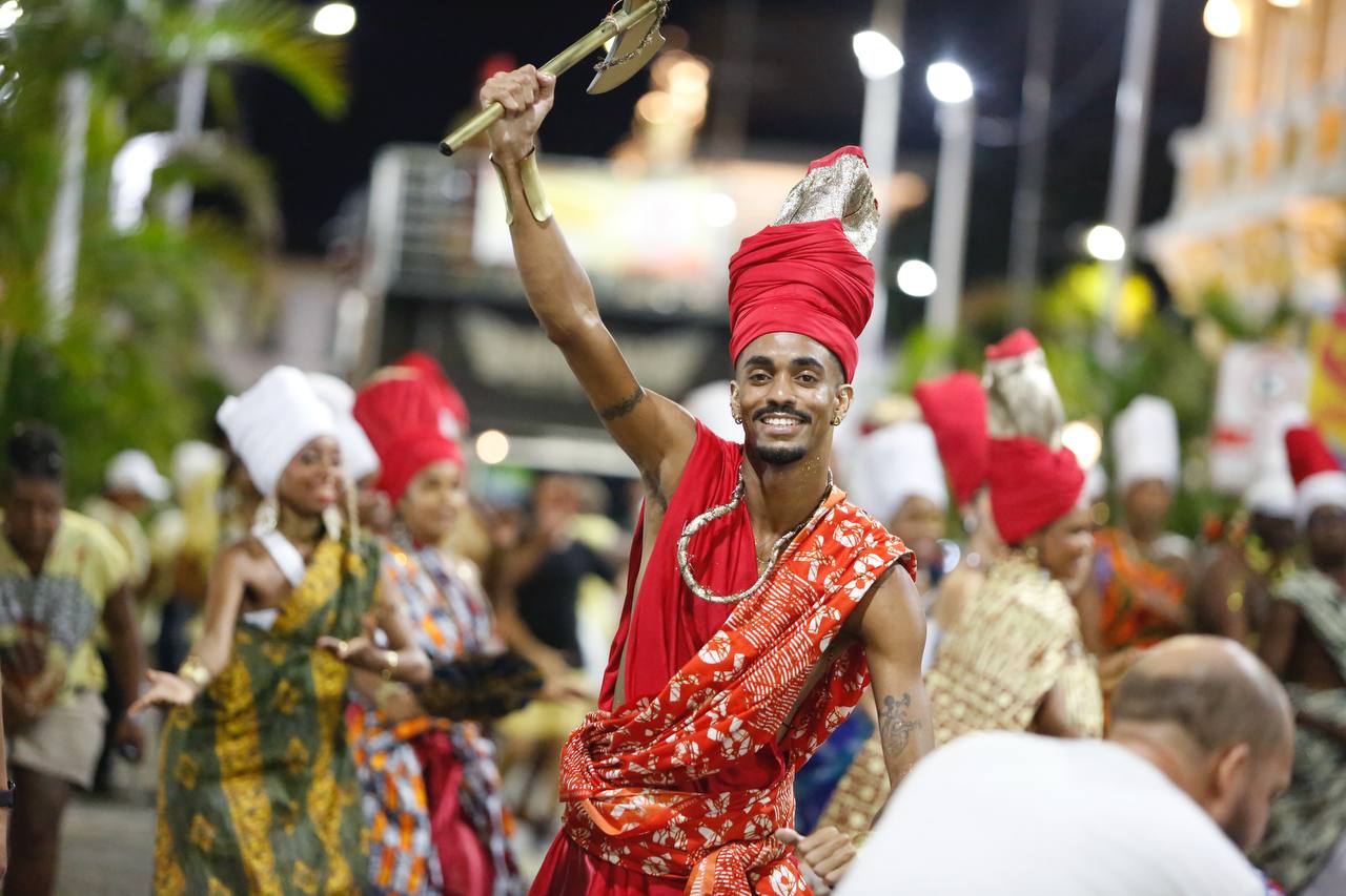 Desfile foi marcado pela resistência, musicalidade e celebração das origens negras