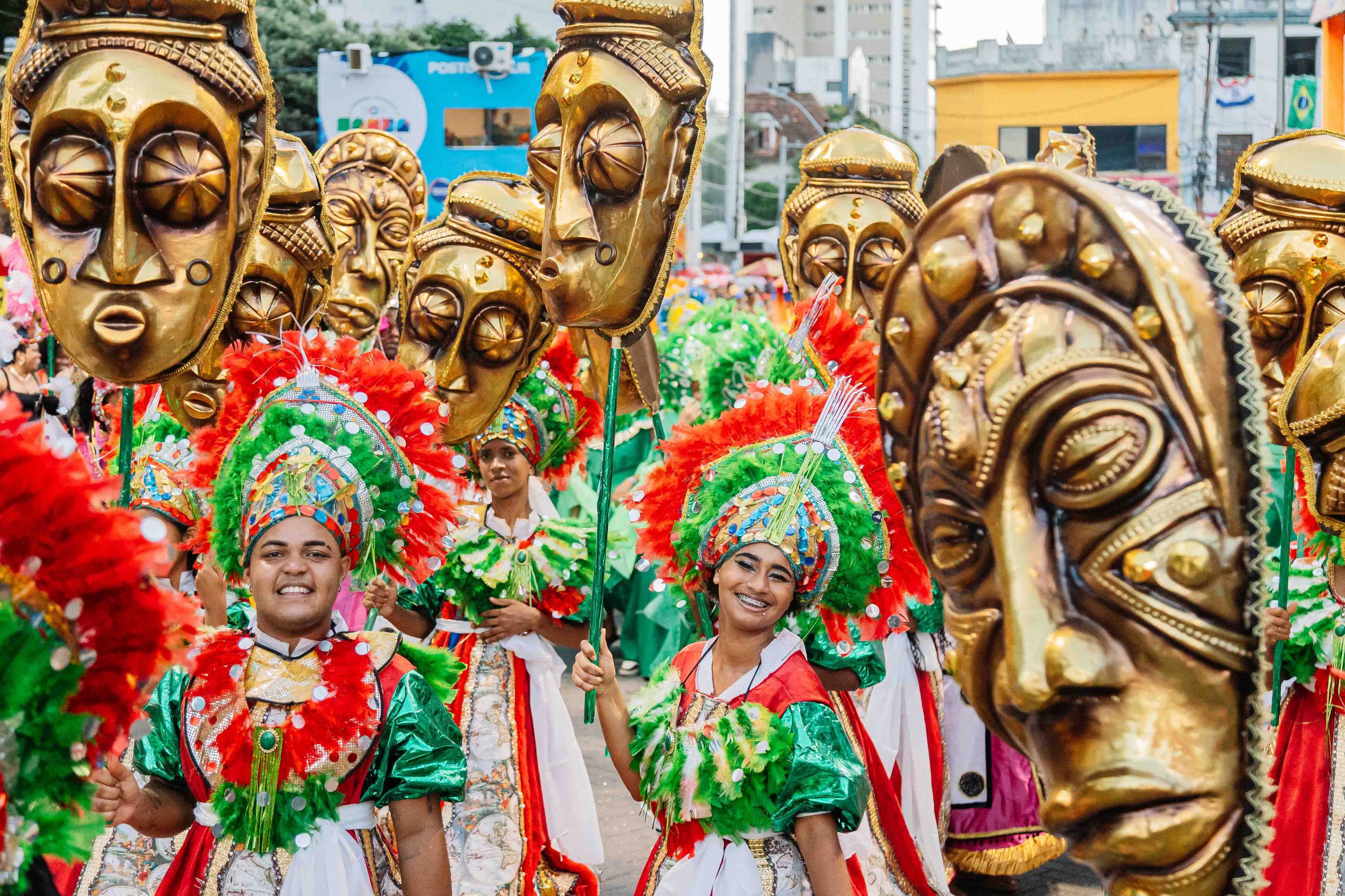 Commanche do Pelô desfilou no Campo Grande celebrando 52 anos de resistência e tradição