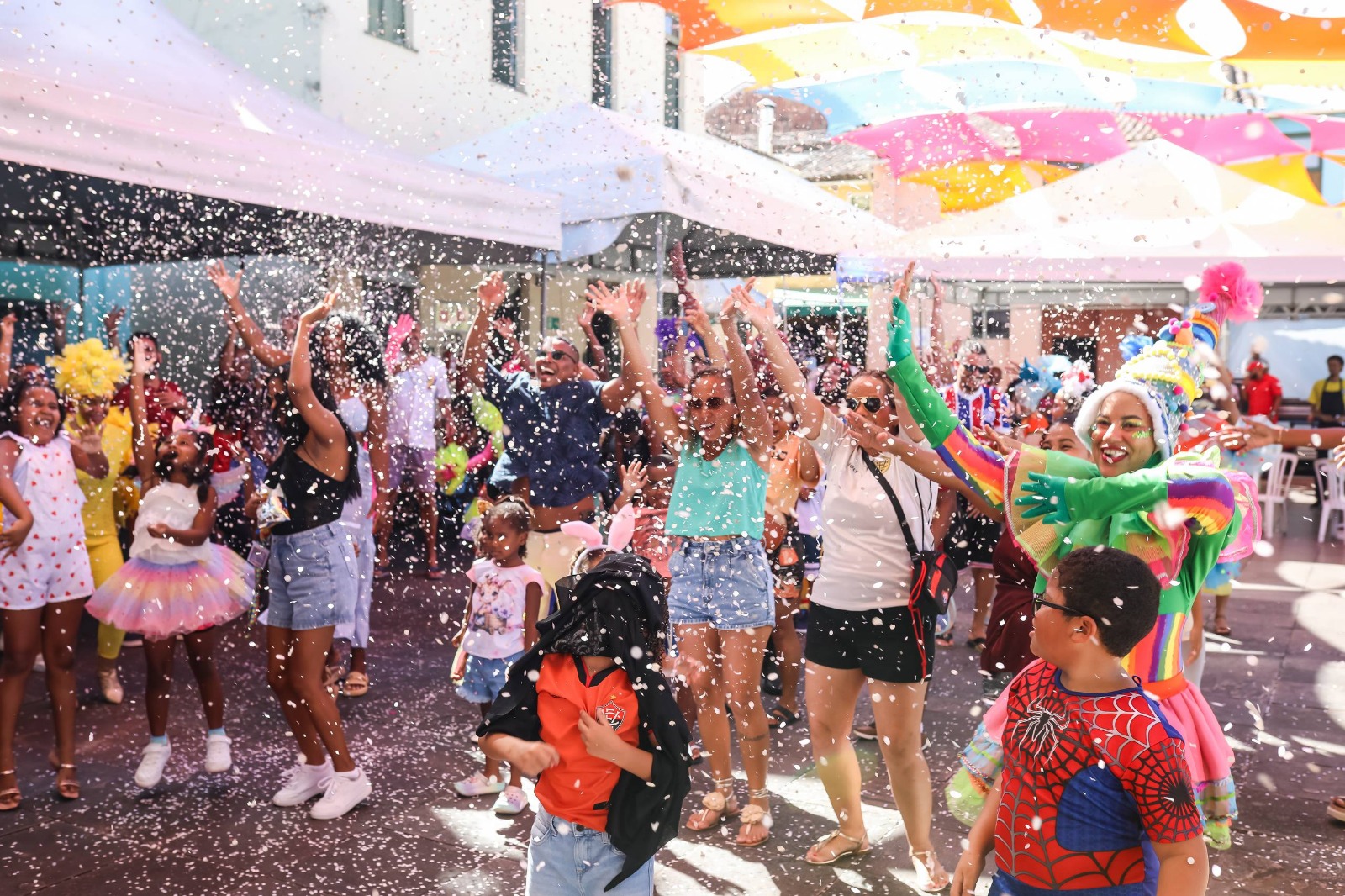 Pelourinho reuniu famílias, música e celebrações populares em programação cultural no domingo (1), véspera dos festejos de Iemanjá