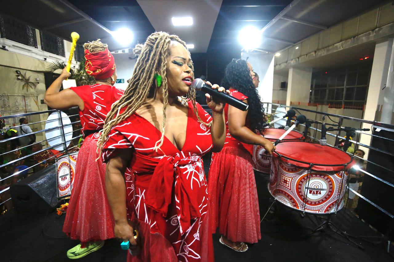 Cortejo desfilou ao som da banda Yayá Muxima, formada exclusivamente por mulheres