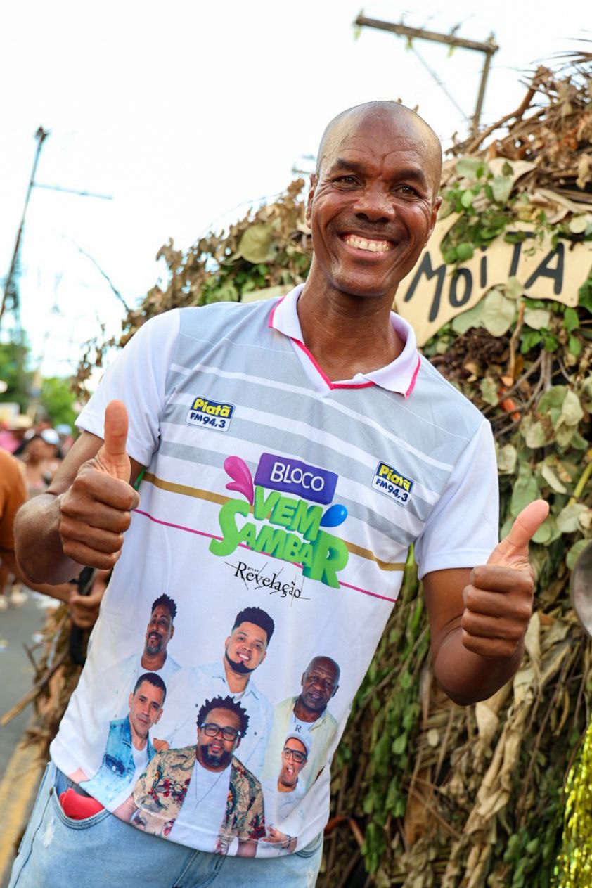 “Vem Sambar Retrô” reuniu camisas de edições anteriores