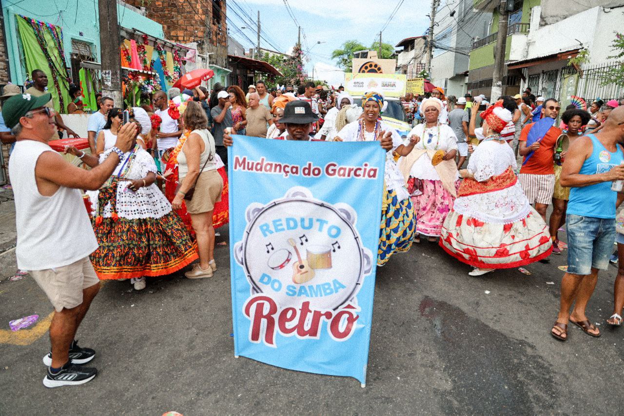 Bloco desfilou em versão especial e reduzida