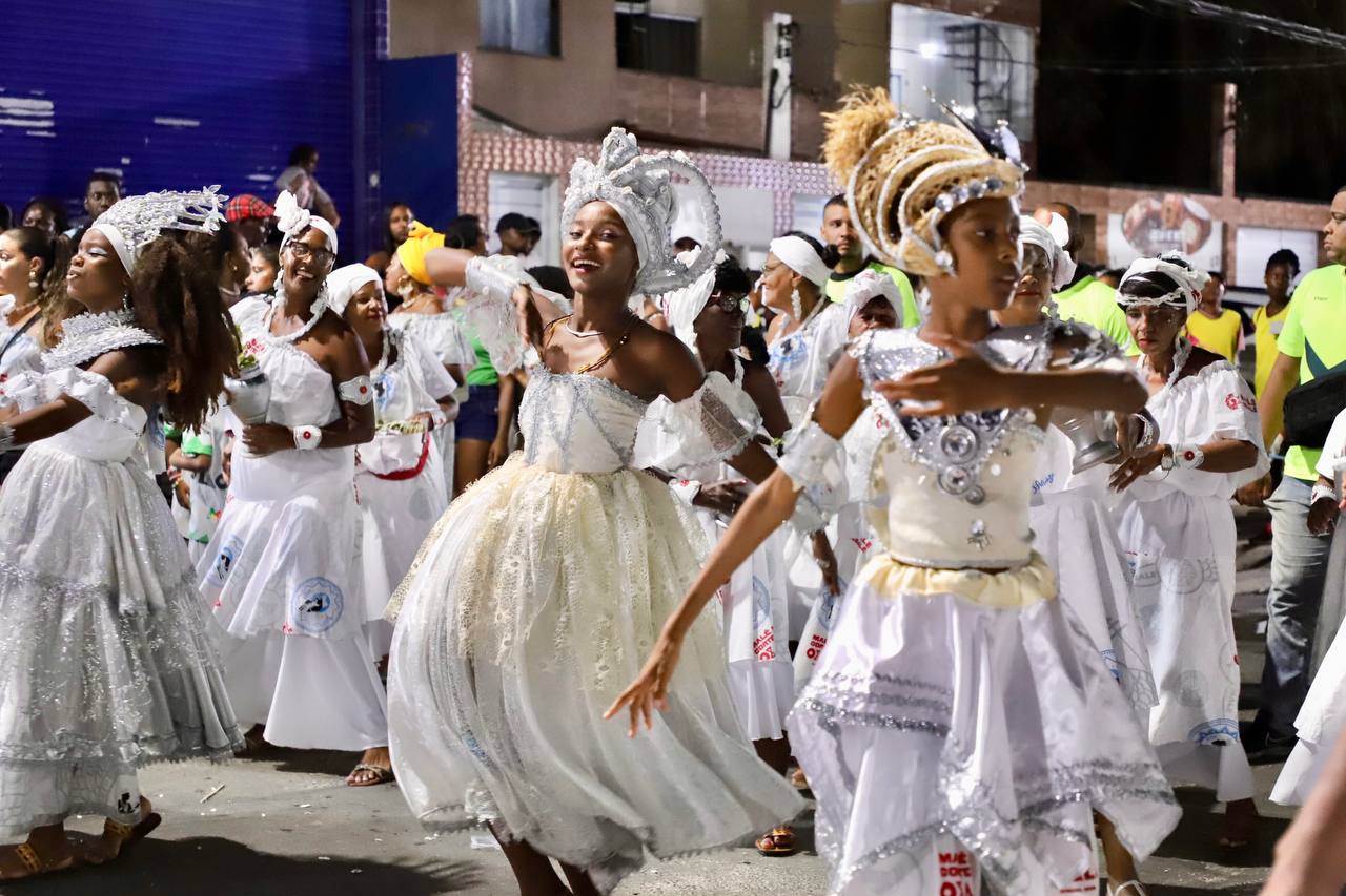 O tradicional bloco Malê de Balê desfilou no Circuito das Águas