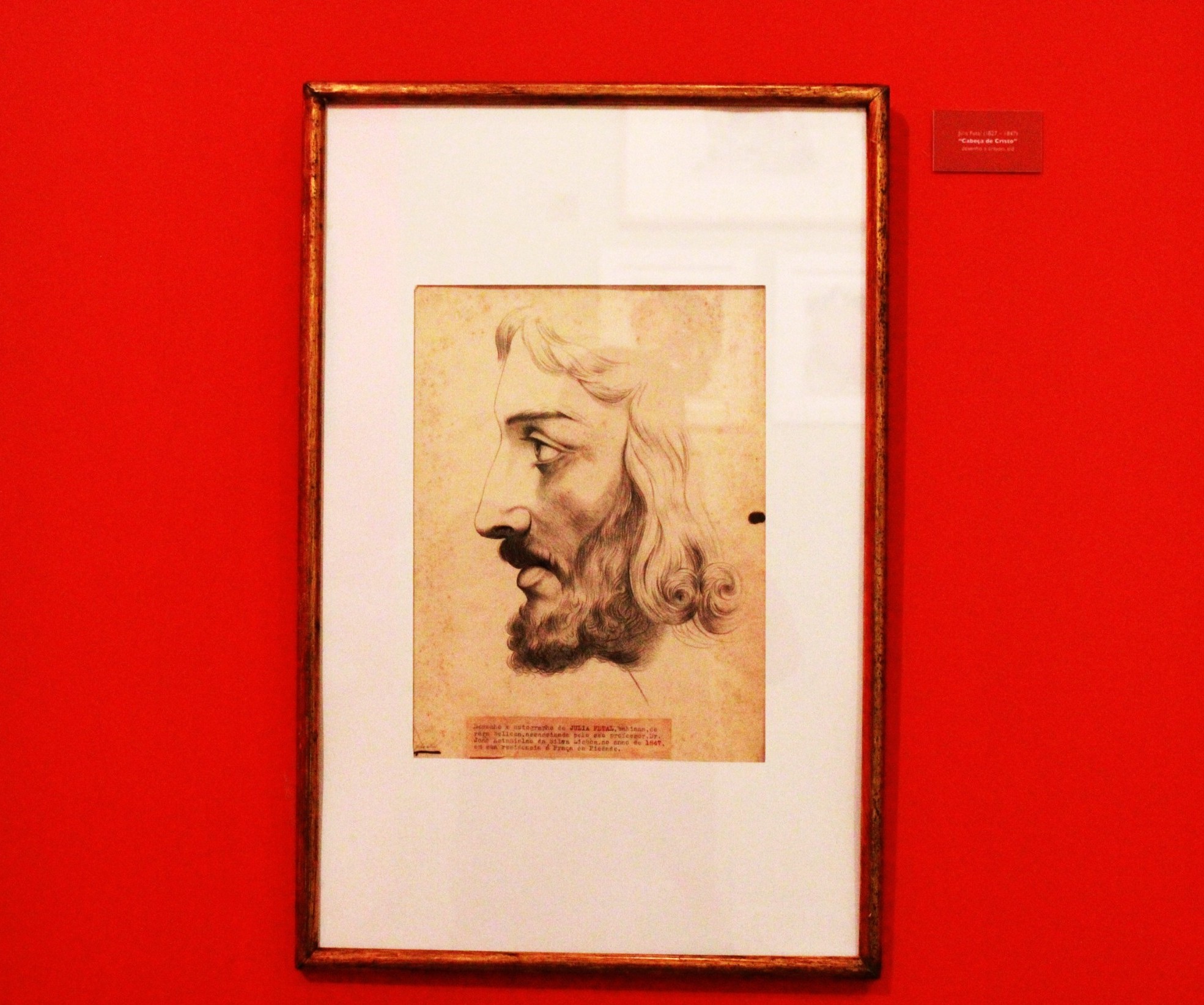 “Cabeça de Cristo”, o traço interrompido de Júlia Fetal em exposição no Museu de Arte da Bahia