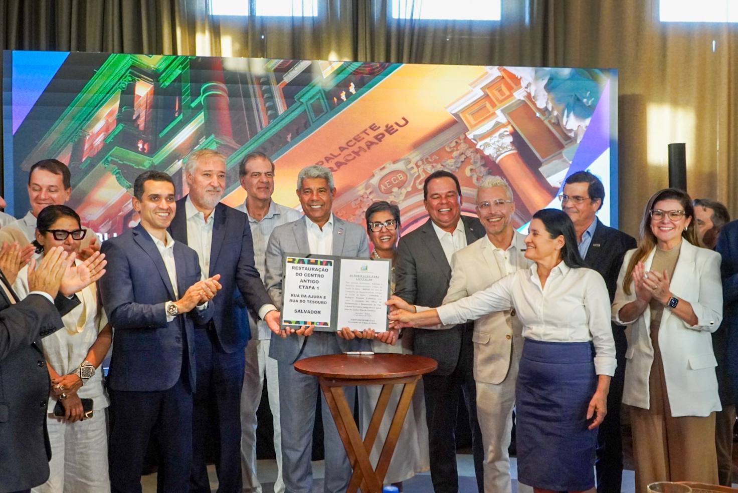 Centro Antigo de Salvador terá vias requalificadas e redes elétricas subterrâneas nas ruas da Ajuda e do Tesouro