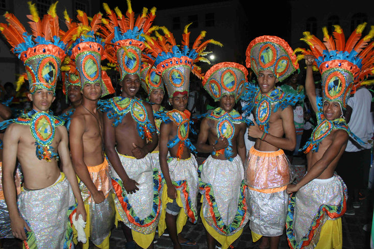 Bloco afro Mutuê leva tradição para o Circuito Batatinha no Pelô. 