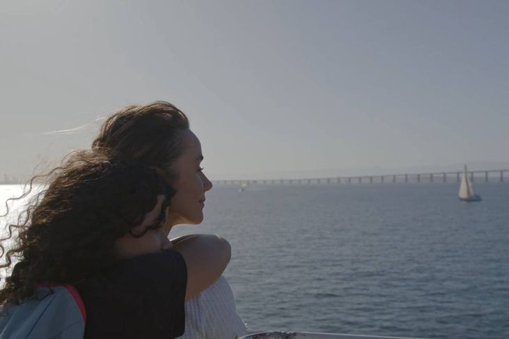 Filme Eu Deveria Estar Feliz