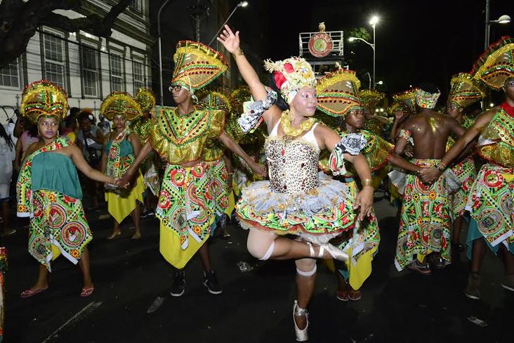 Bloco Afro Malê Debalê na Avenida