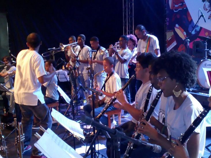 Vinte músicos da Orquestra Reggae de Cachoeira participam do Carnaval do Pelô