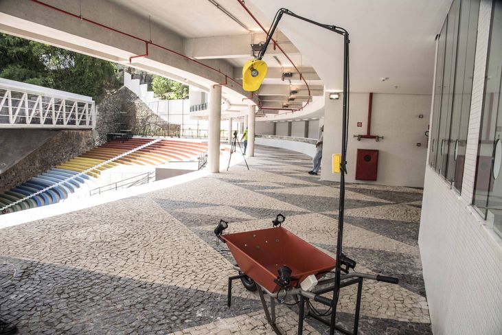 Carrinho de mão, elemento cênico que comporá o show de abertura. 