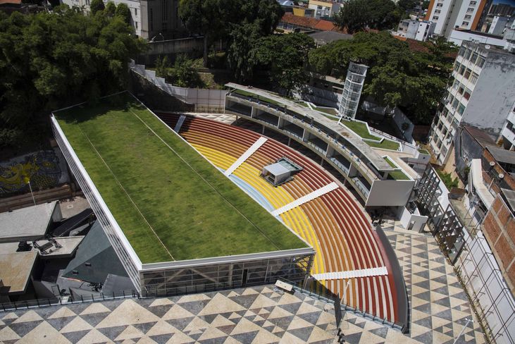  Vista da Nova Concha de cima: Gramado eco-sustentável.