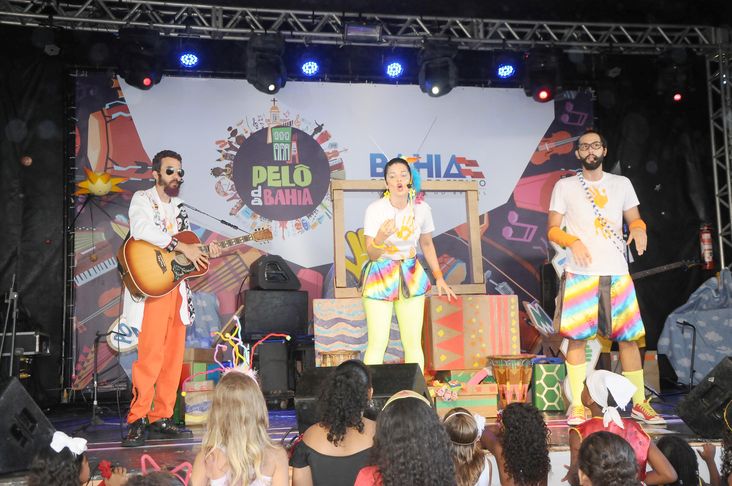 Grupo PUMM anima o segundo dia de bailes infantis no Pelô