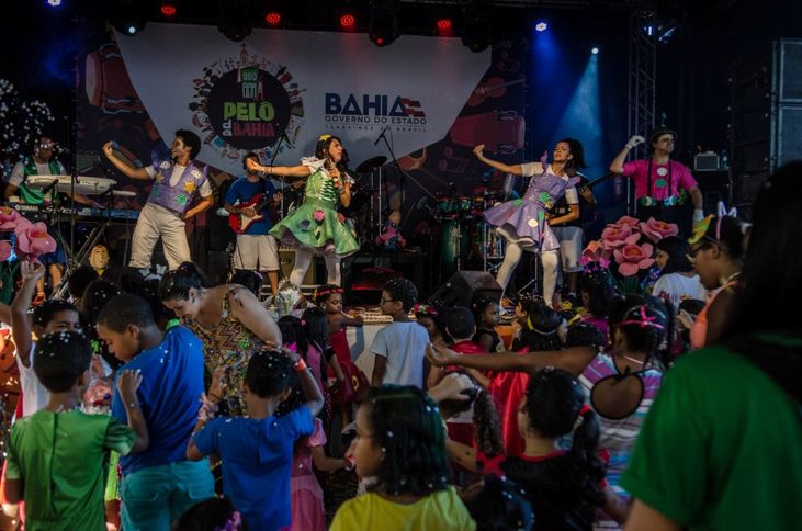 Banda DoRéMiLá fez a festa da criançada  no Largo Pedro Archanjo