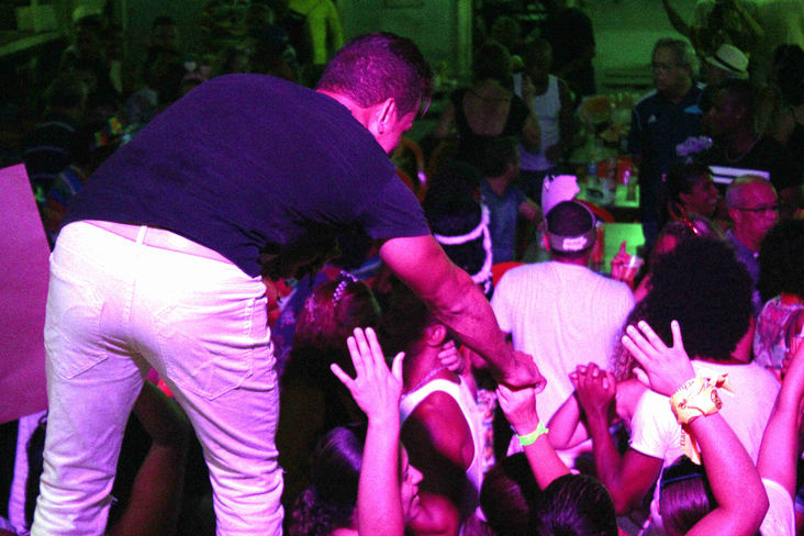 Arrocha invade o Largo Quincas Berro D'Água com Magno Santé