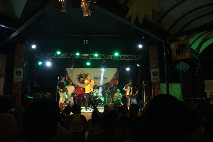 Praça do Frevo Elétrico faz estreia com homenagem à Tropicália