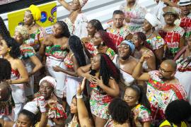 Bakoma encanta público 