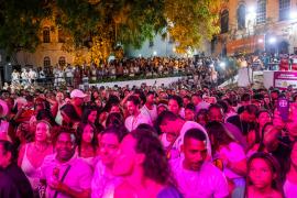 Público do Olodum na Praça das Artes Neguinho do Samba