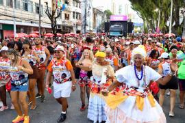 Bloco Canelight reuniu gerações no Campo Grande em uma celebração às raízes afro-baianas