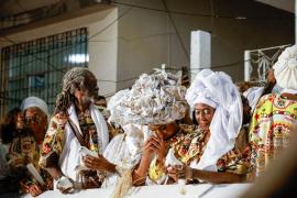 Rito de proteção, tambores e ancestralidade marcaram a saída do Ilê Aiyê 