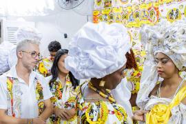 Rito de proteção, tambores e ancestralidade marcaram a saída do Ilê Aiyê 