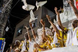 Rito de proteção, tambores e ancestralidade marcaram a saída do Ilê Aiyê 