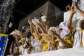 Rito de proteção, tambores e ancestralidade marcaram a saída do Ilê Aiyê 