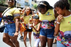 Mamulengo transformou a avenida em um palco de fantasia
