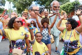 Mamulengo transformou a avenida em um palco de fantasia