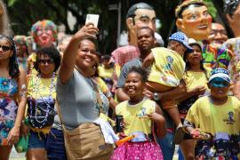 Mamulengo transformou a avenida em um palco de fantasia
