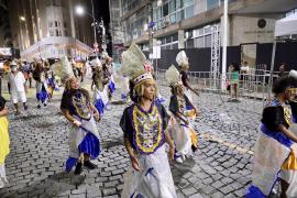 Bloco Afro Jogo de Ifá desfilou com trajes inspirados no Egito