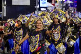 Bloco Afro Jogo de Ifá desfilou com trajes inspirados no Egito