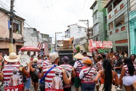 Bloco Reduto do Samba marcou presença na Mudança do Garcia